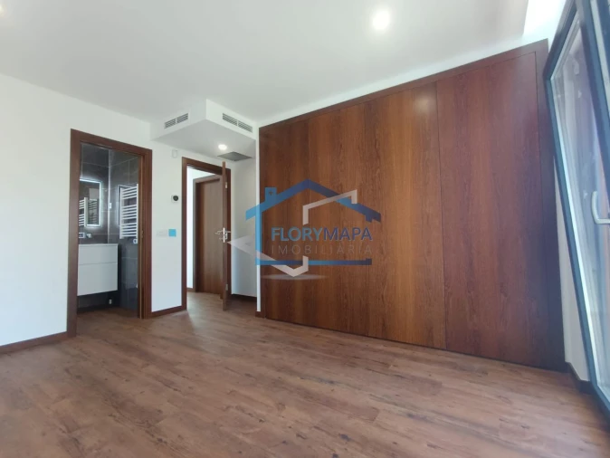 Moradia T4 para Venda em São Domingos de Rana Foto 43