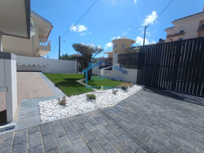 Moradia T4 para Venda em São Domingos de Rana Foto 28