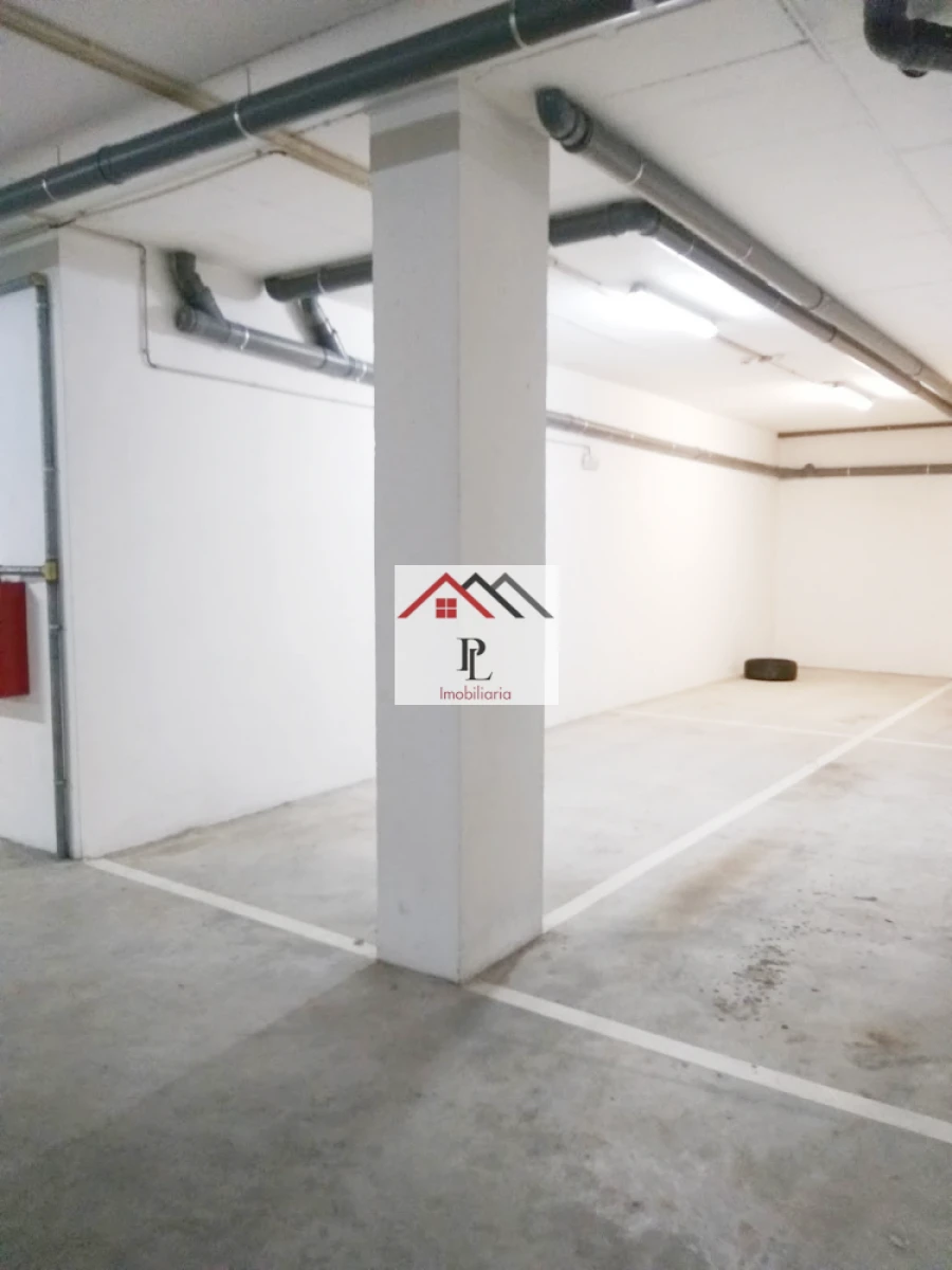 Garagem para Venda em Santo Antonio dos Olivais Foto 2