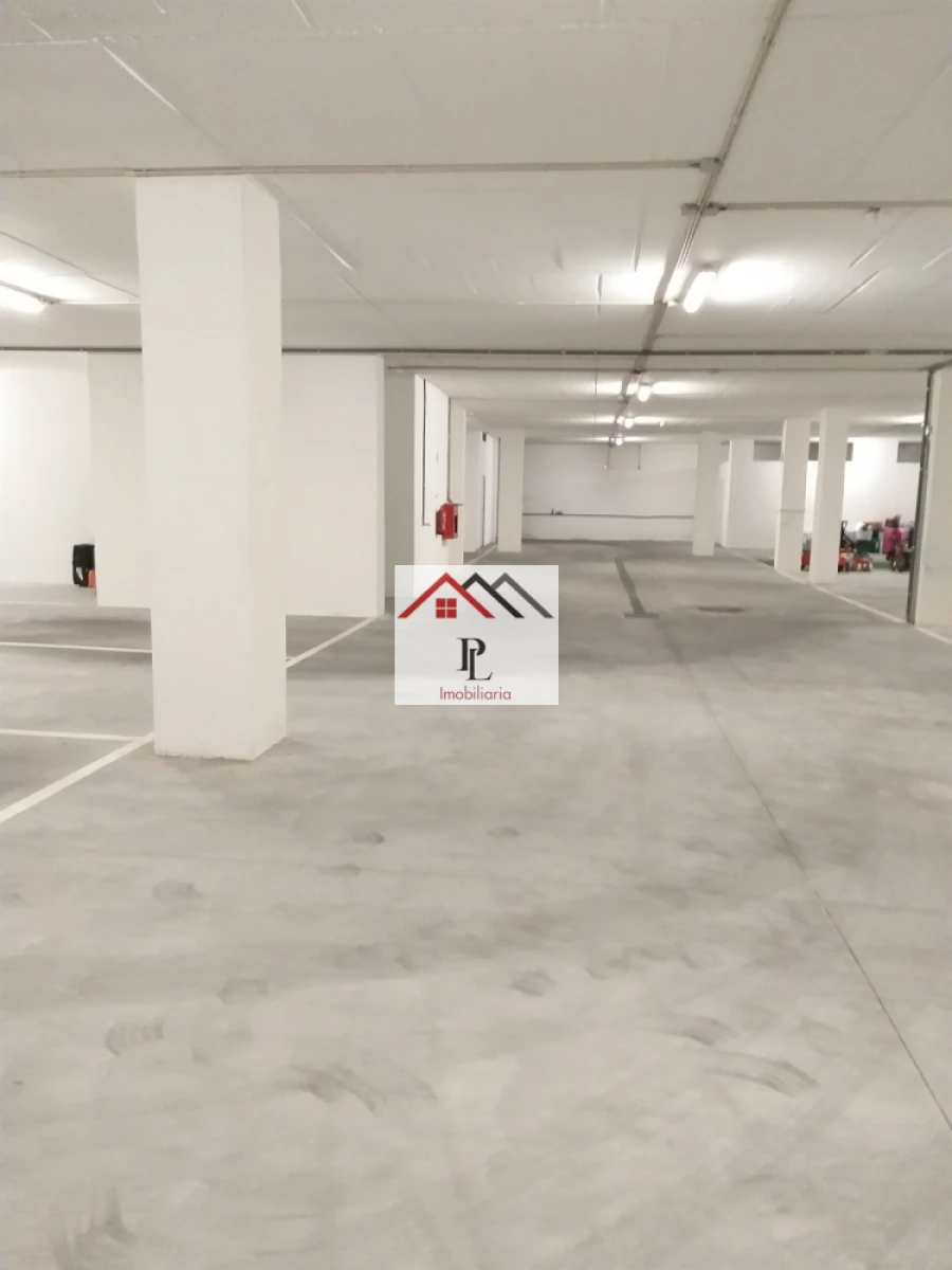 Garagem para Venda em Santo Antonio dos Olivais Foto 4