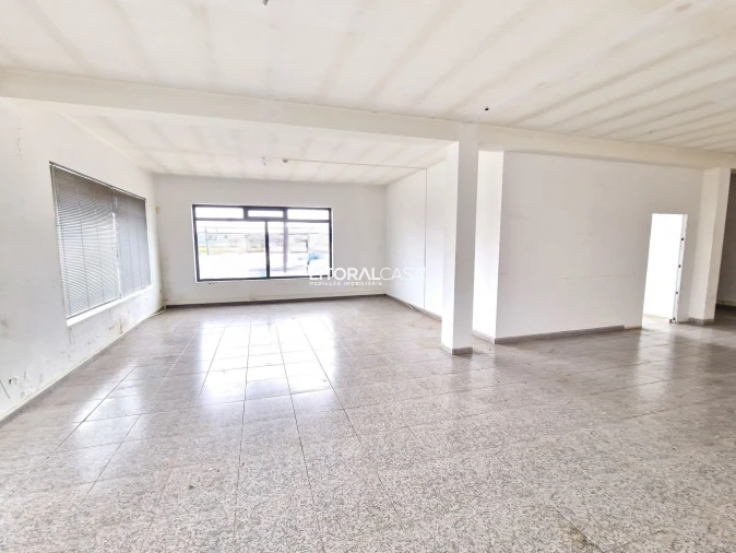 Loja para Arrendamento em Cacia Foto 4