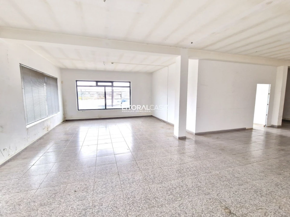 Loja para Arrendamento em Cacia Foto 4