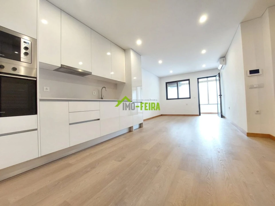 Apartamento T1 para Venda em Santa Maria da Feira, Travanca, Sanfins e Espargo Foto 4