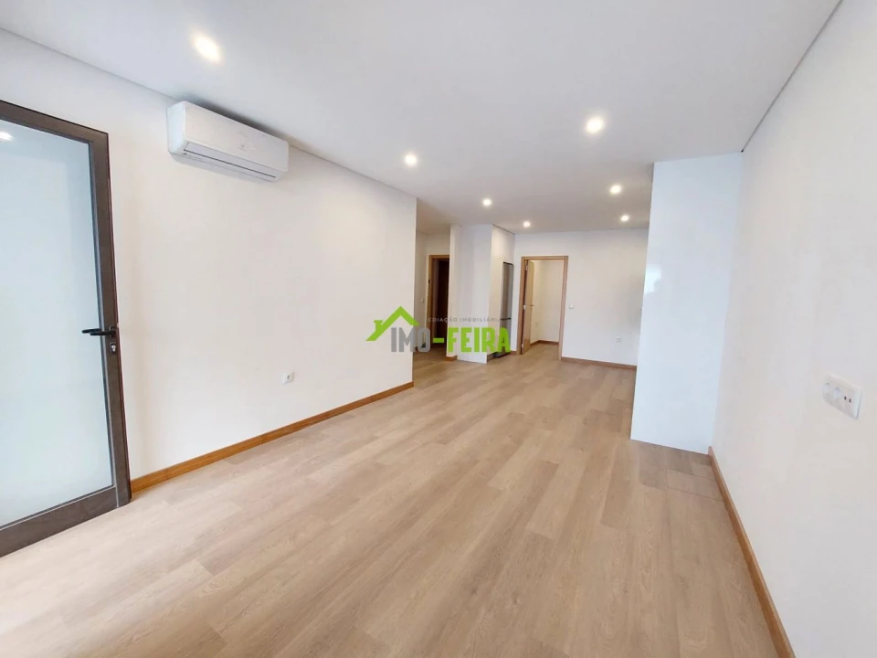 Apartamento T1 para Venda em Santa Maria da Feira, Travanca, Sanfins e Espargo Foto 6