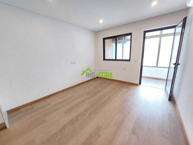 Apartamento T1 para Venda em Santa Maria da Feira, Travanca, Sanfins e Espargo Foto 8