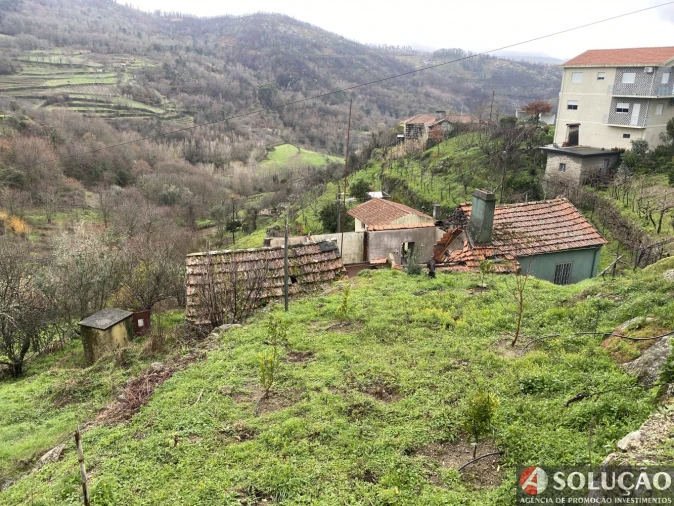 Moradia T3 para Venda em Resende Foto 11