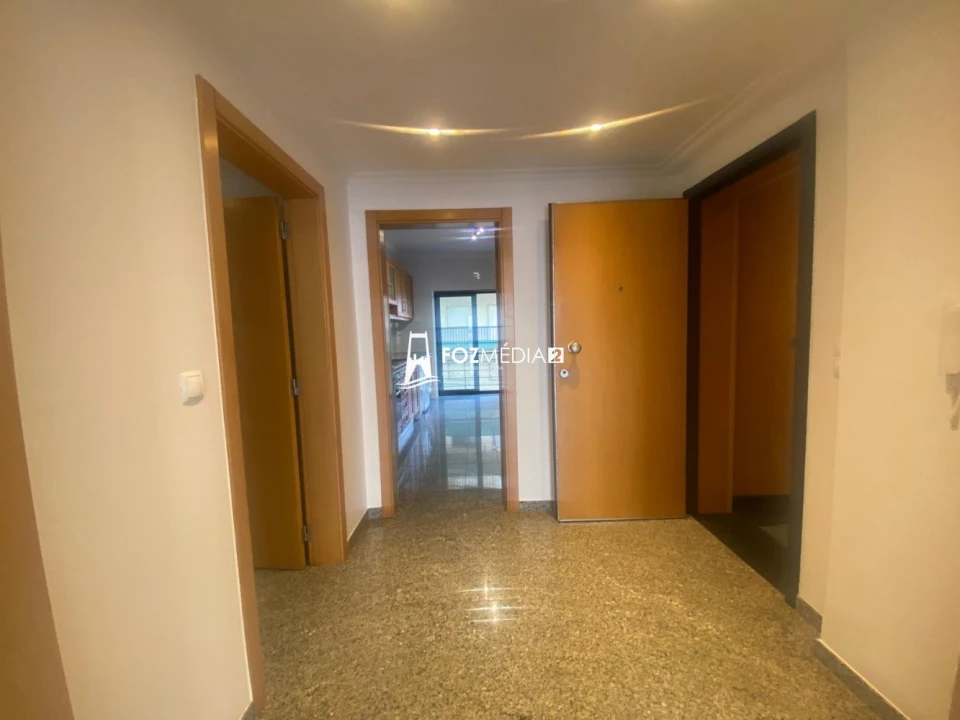Apartamento T2 para Venda em Buarcos Foto 5