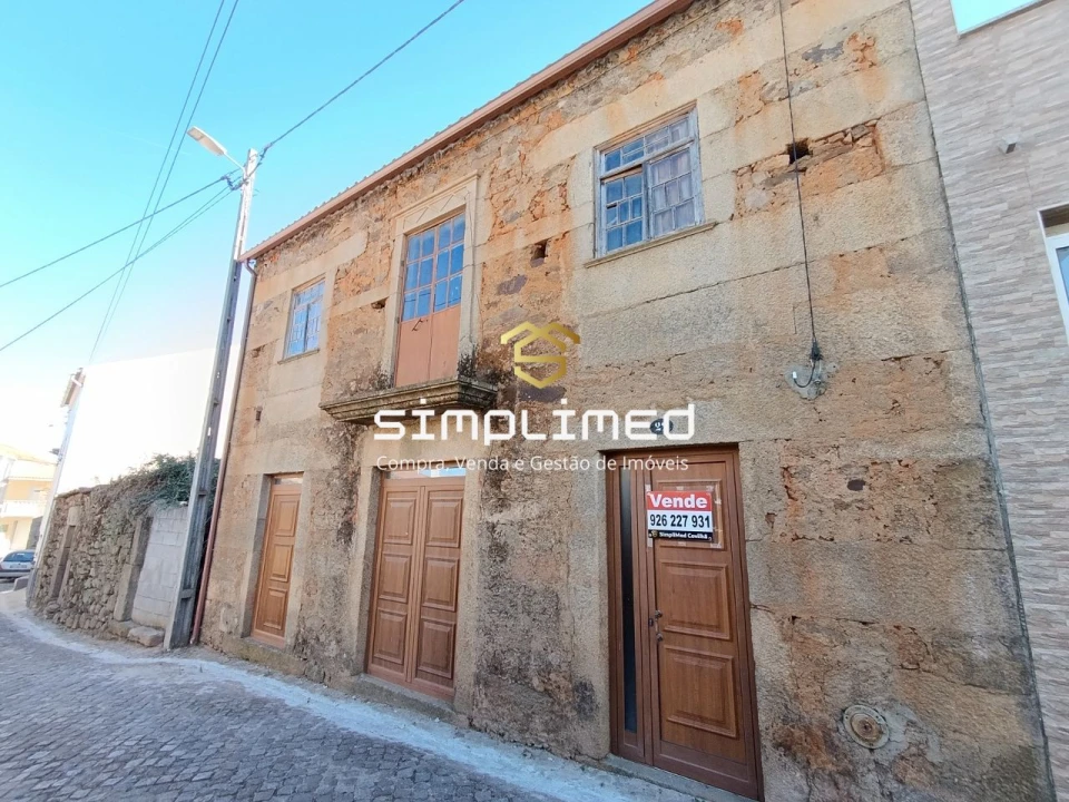 Moradia T4 para Venda em Três Povos Foto 1