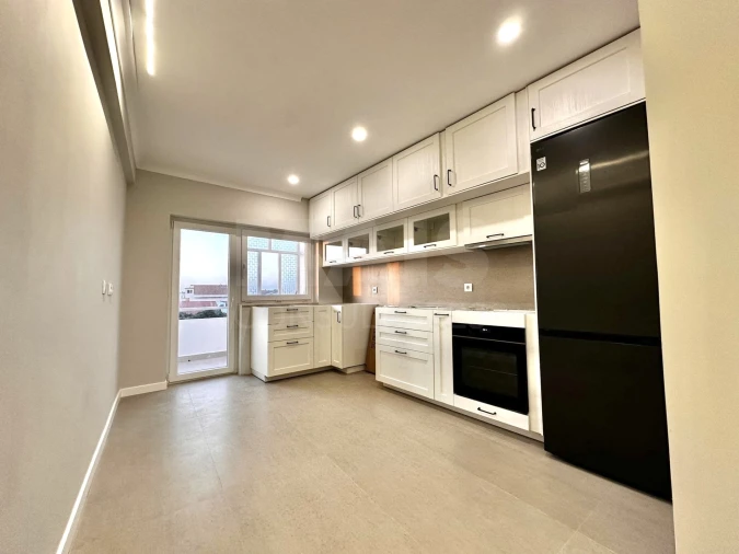 Apartamento T2 para Venda em Samora Correia Foto 2