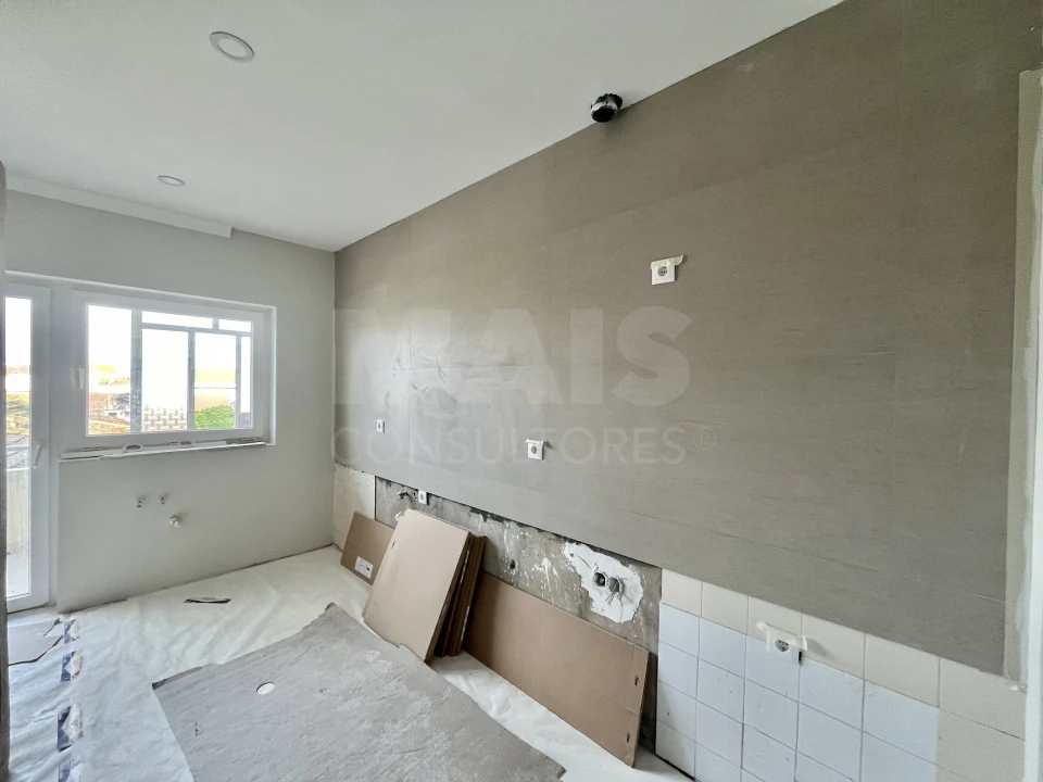 Apartamento T2 para Venda em Samora Correia Foto 2