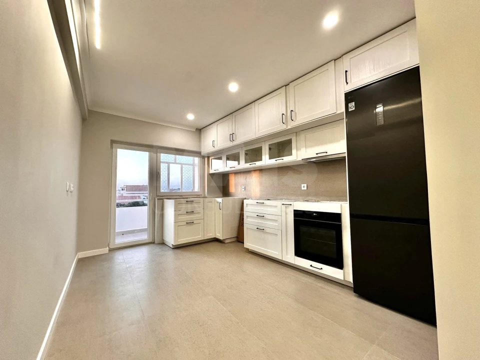 Apartamento T2 para Venda em Samora Correia Foto 2