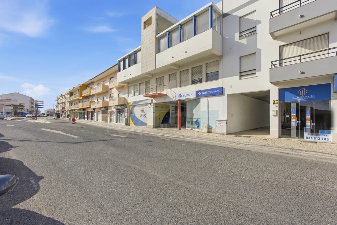 Prédio para Venda em Peniche Foto 1