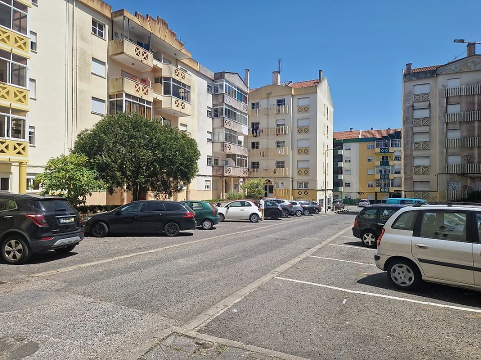 Apartamento T2 para Venda em Algueirão-Mem Martins Foto 9