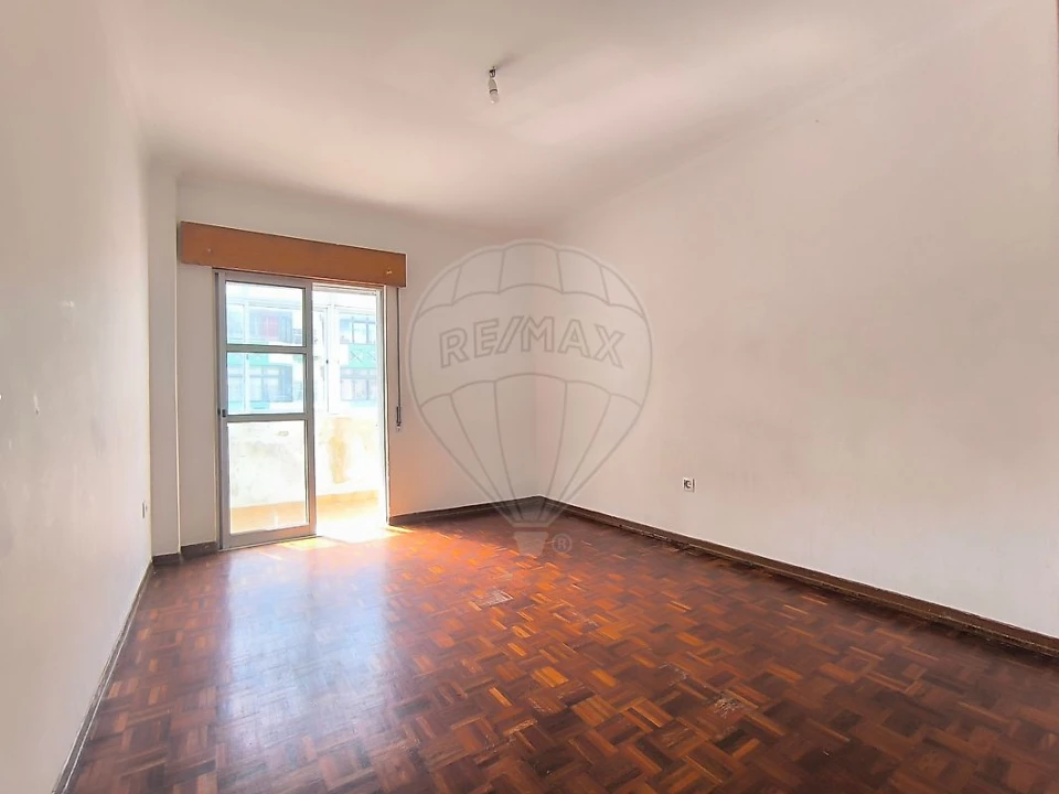 Apartamento T2 para Venda em Algueirão-Mem Martins Foto 23