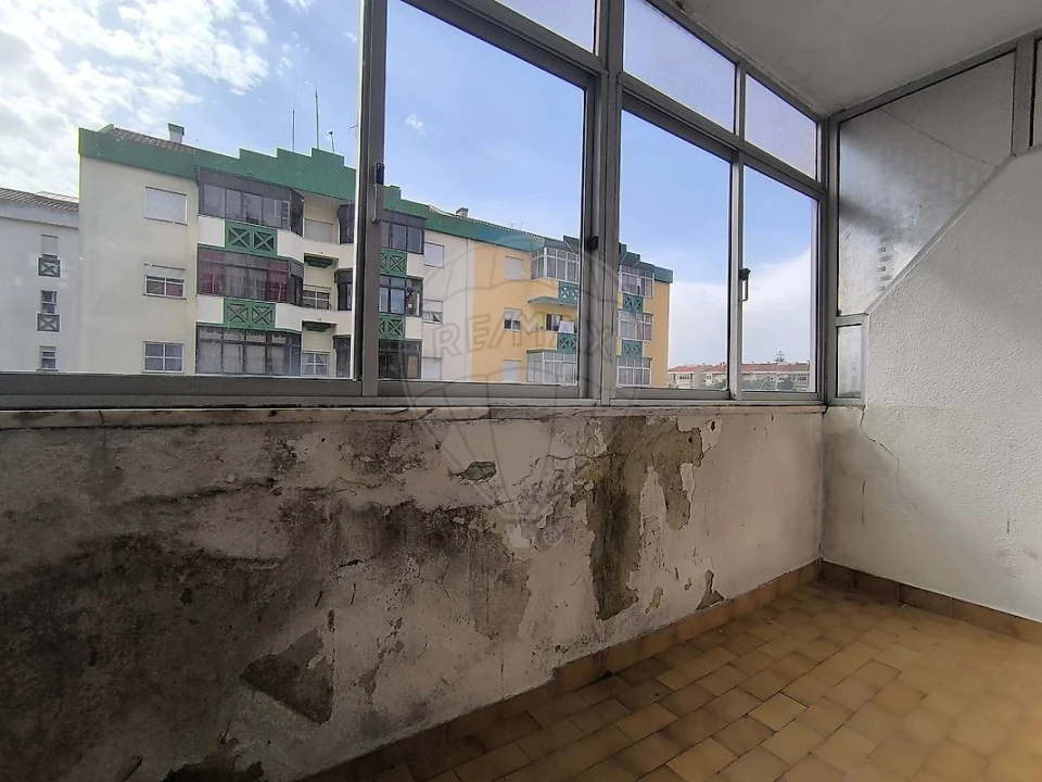 Apartamento T2 para Venda em Algueirão-Mem Martins Foto 27