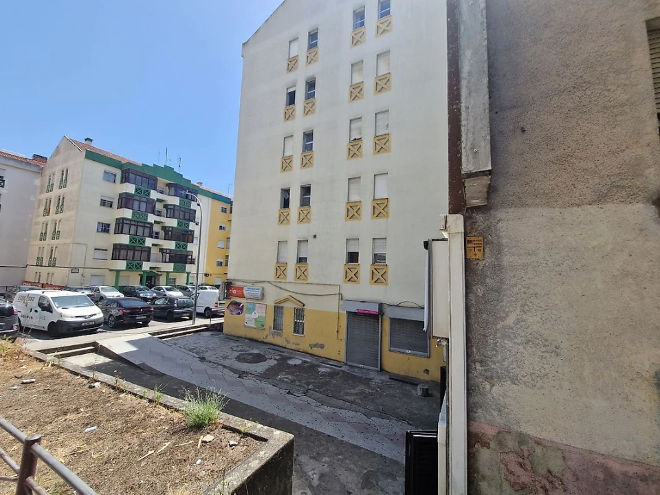 Apartamento T2 para Venda em Algueirão-Mem Martins Foto 3