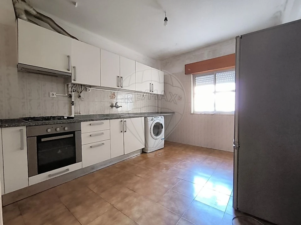 Apartamento T2 para Venda em Algueirão-Mem Martins Foto 19