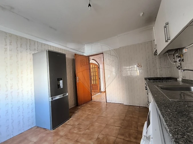 Apartamento T2 para Venda em Algueirão-Mem Martins Foto 17