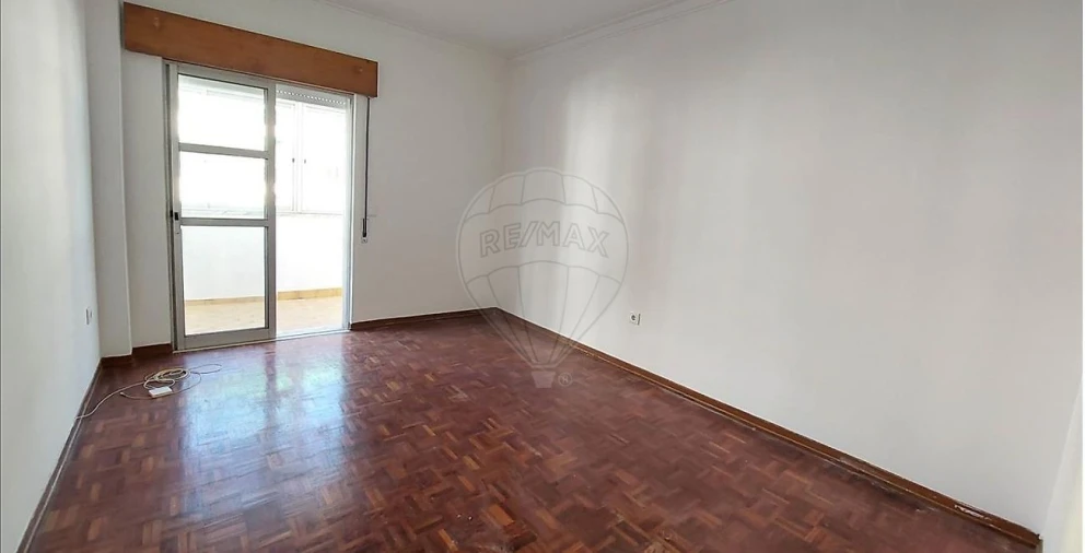 Apartamento T2 para Venda em Algueirão-Mem Martins Foto 7
