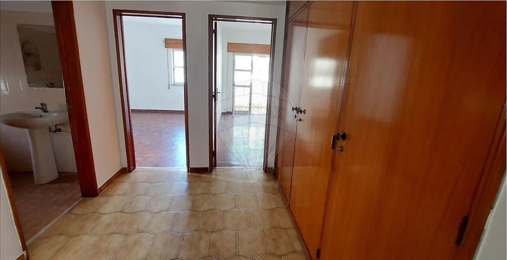 Apartamento T2 para Venda em Algueirão-Mem Martins Foto 9