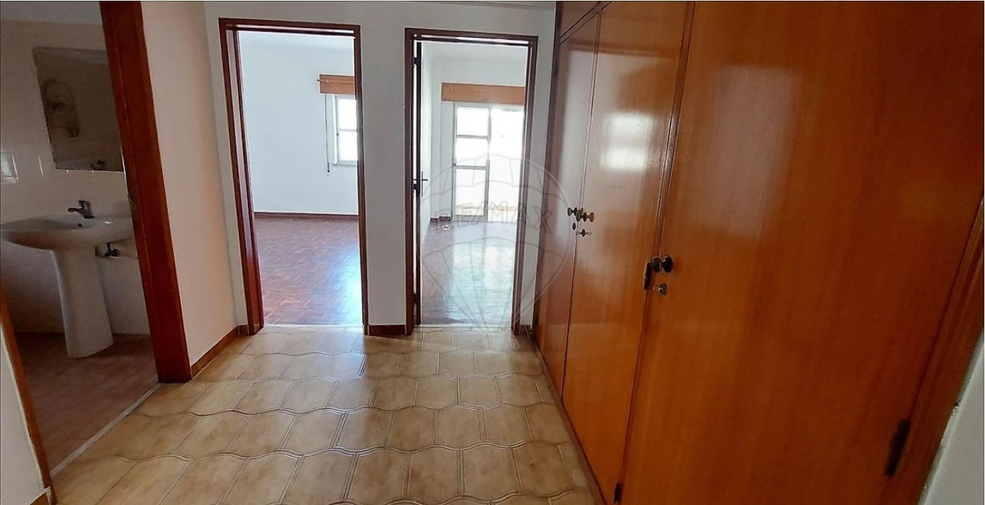 Apartamento T2 para Venda em Algueirão-Mem Martins Foto 9