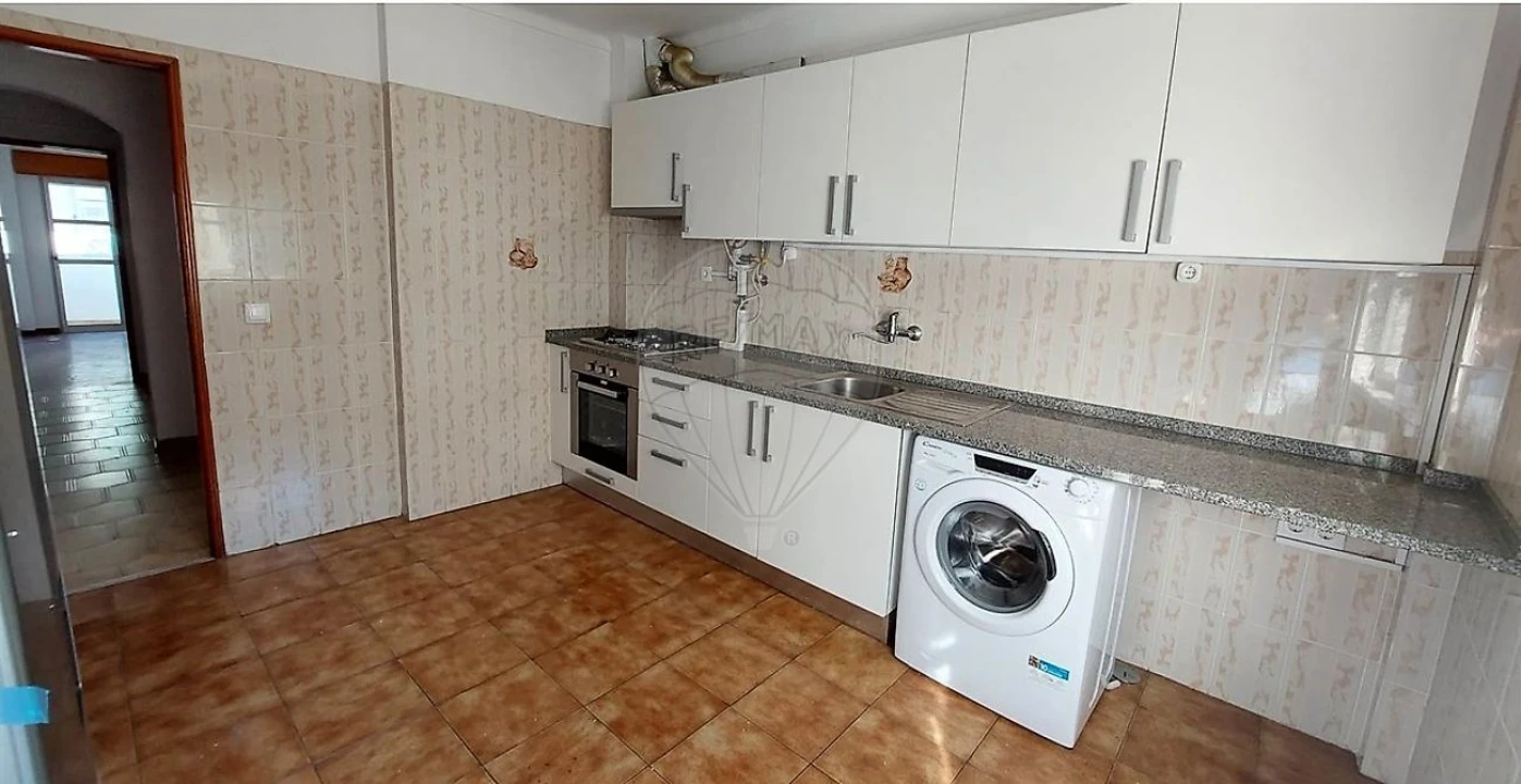 Apartamento T2 para Venda em Algueirão-Mem Martins Foto 2