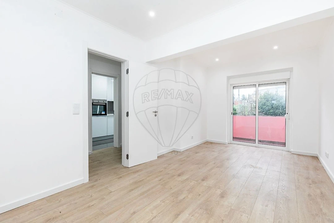 Apartamento T2 para Venda em Venteira Foto 9