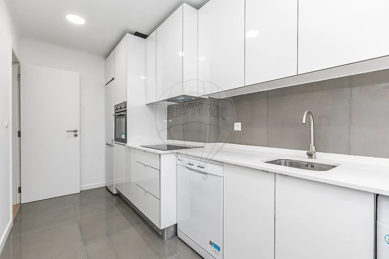Apartamento T2 para Venda em Venteira Foto 2