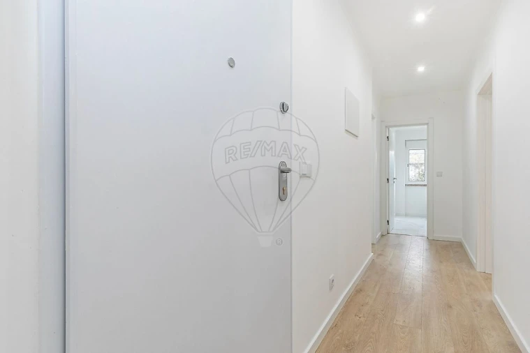 Apartamento T2 para Venda em Venteira Foto 15