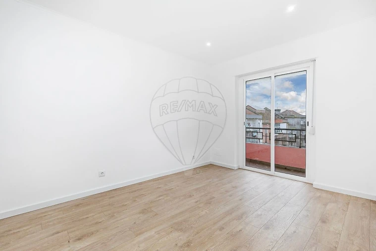 Apartamento T2 para Venda em Venteira Foto 10