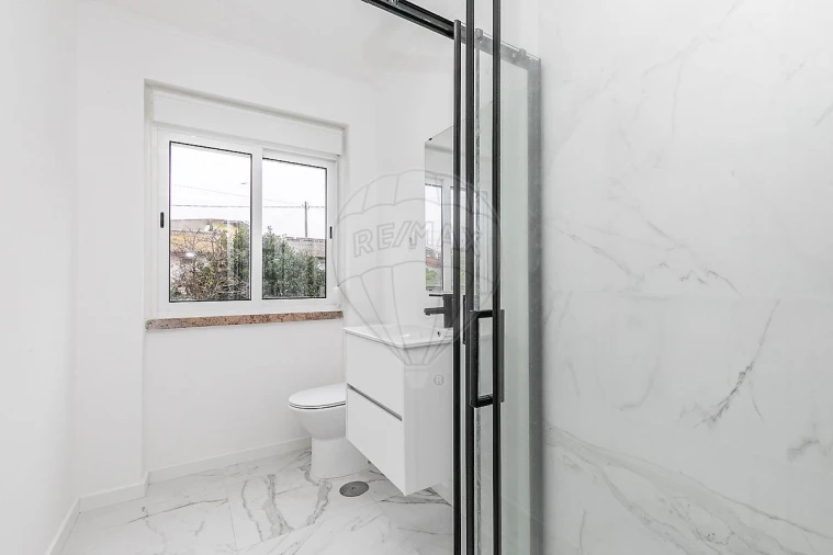 Apartamento T2 para Venda em Venteira Foto 14