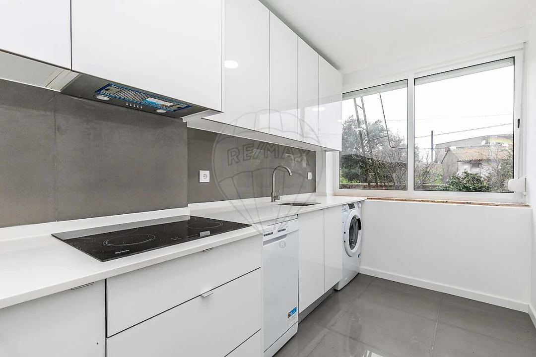 Apartamento T2 para Venda em Venteira Foto 5