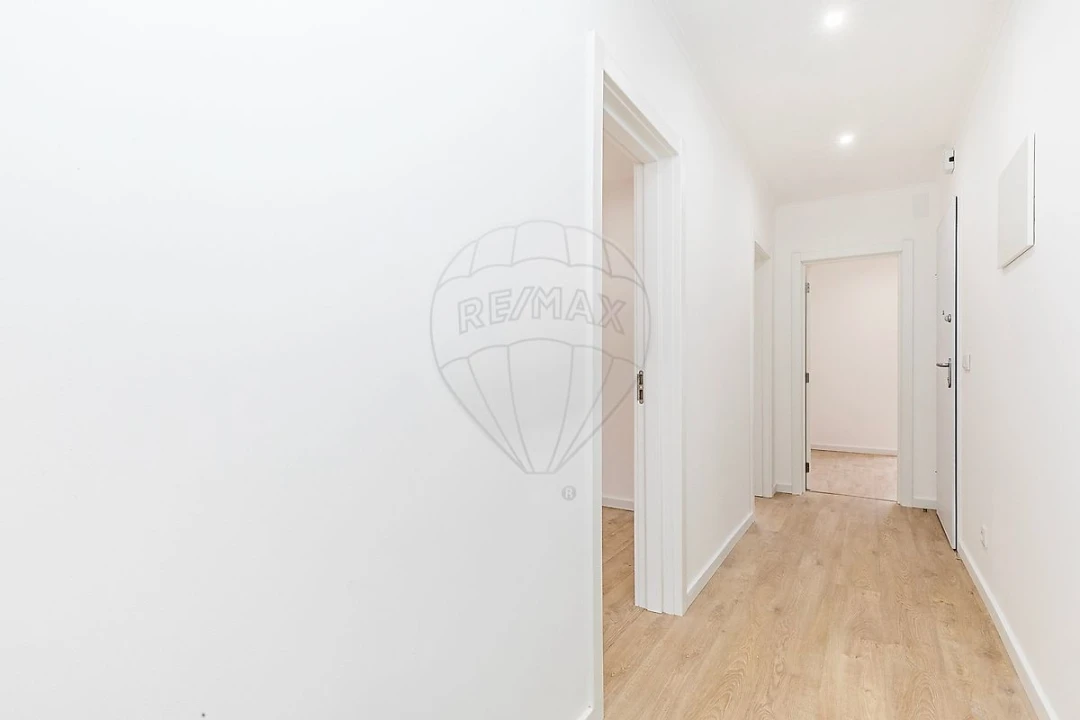 Apartamento T2 para Venda em Venteira Foto 13