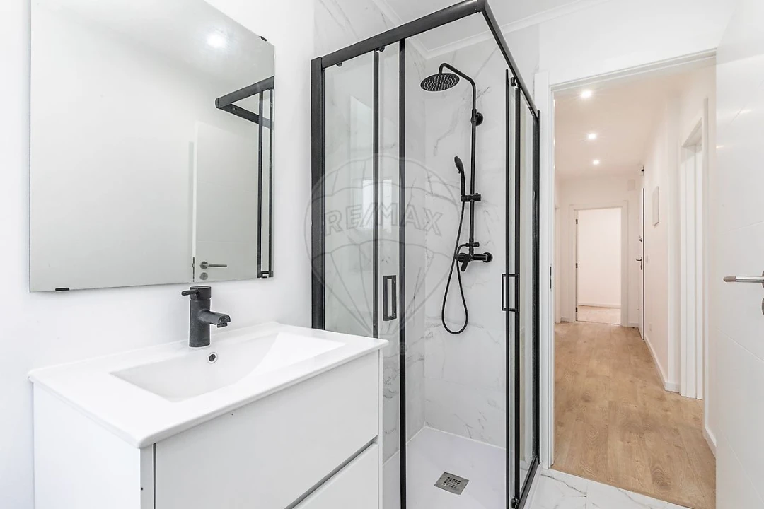 Apartamento T2 para Venda em Venteira Foto 17