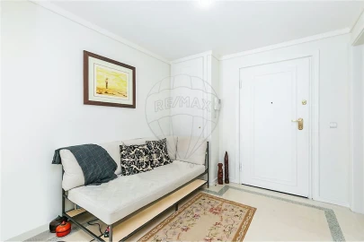 Apartamento T1 para Arrendamento em Campolide