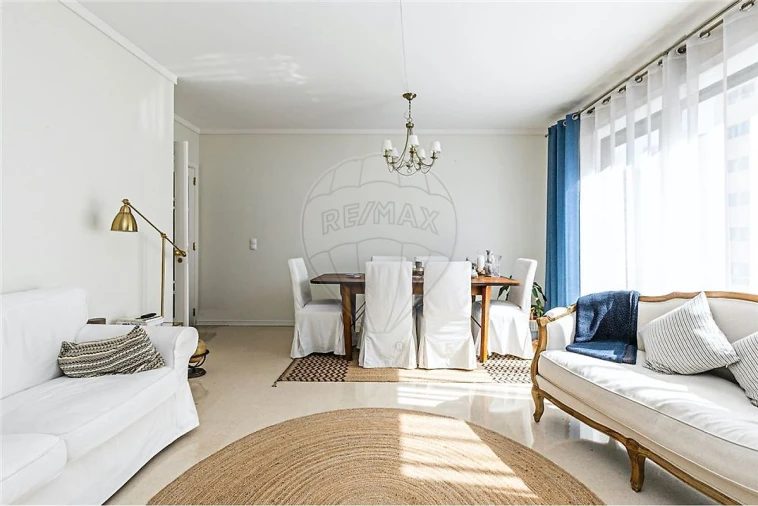 Apartamento T1 para Arrendamento em Campolide Foto 6