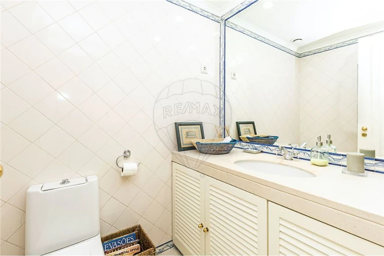 Apartamento T1 para Arrendamento em Campolide Foto 4