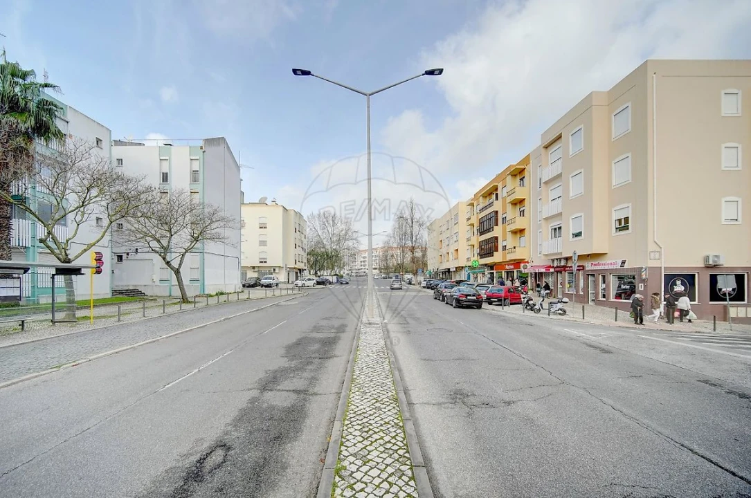 Apartamento T2 para Venda em Setubal (São Sebastião) Foto 3