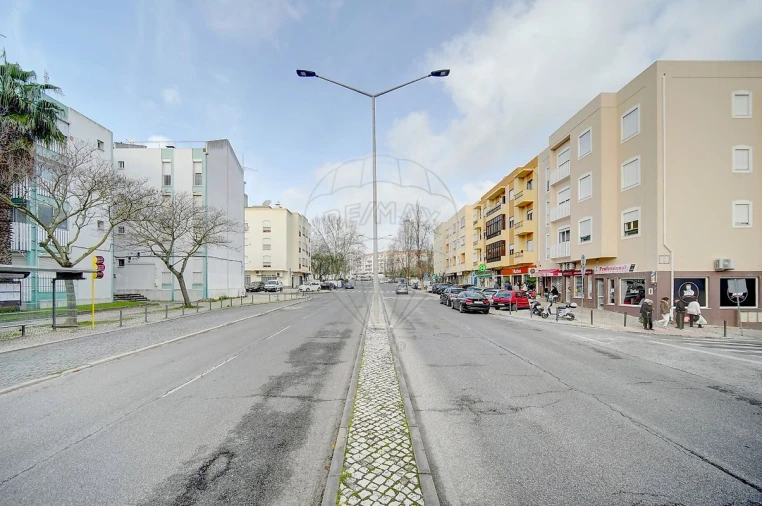 Apartamento T2 para Venda em Setubal (São Sebastião) Foto 3