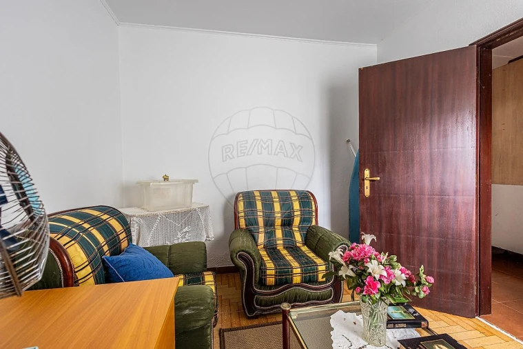 Moradia T3 para Venda em Abitureiras Foto 9