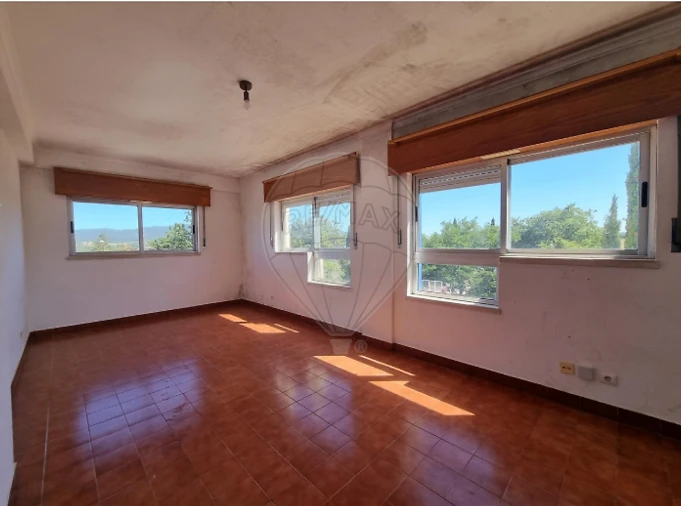 Apartamento T2 para Venda em Alcabideche Foto 3