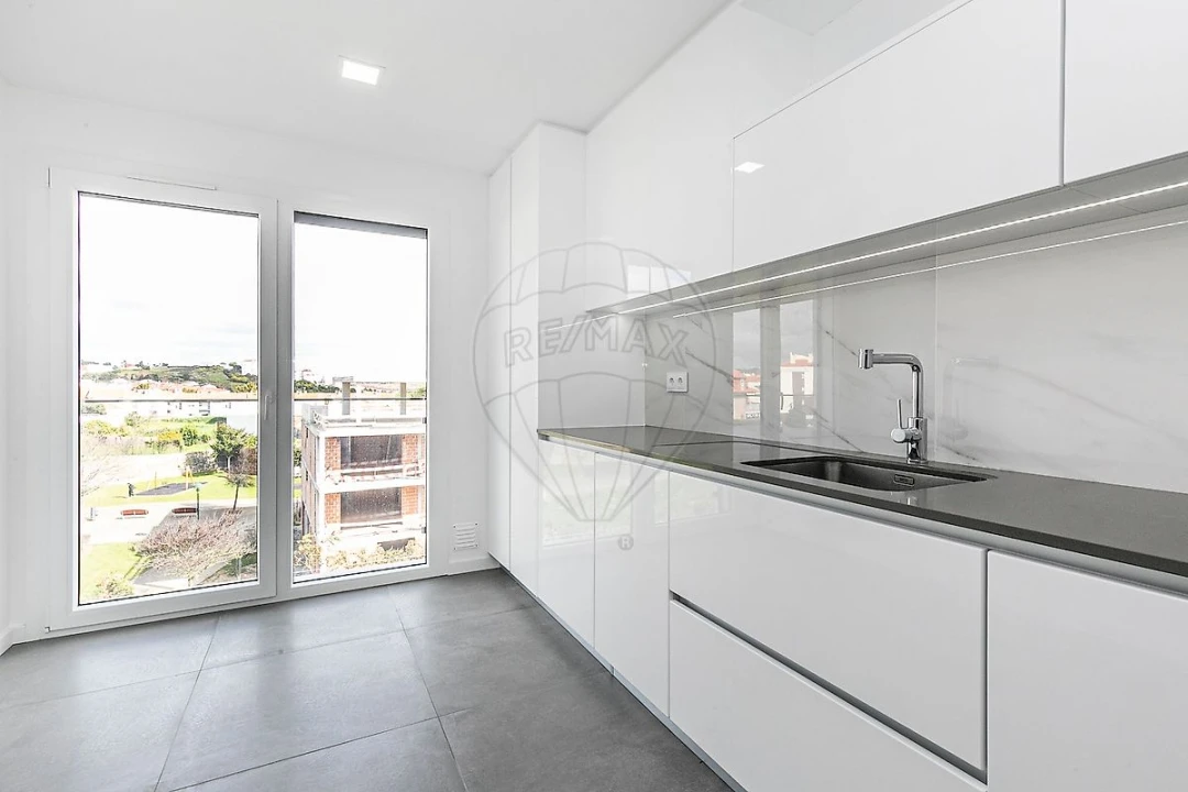 Apartamento T3 para Arrendamento em Porto Salvo Foto 24