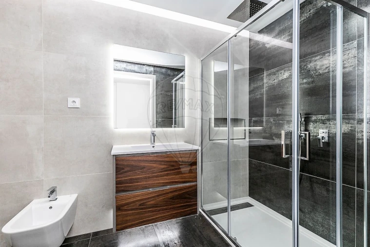 Apartamento T3 para Arrendamento em Porto Salvo Foto 13