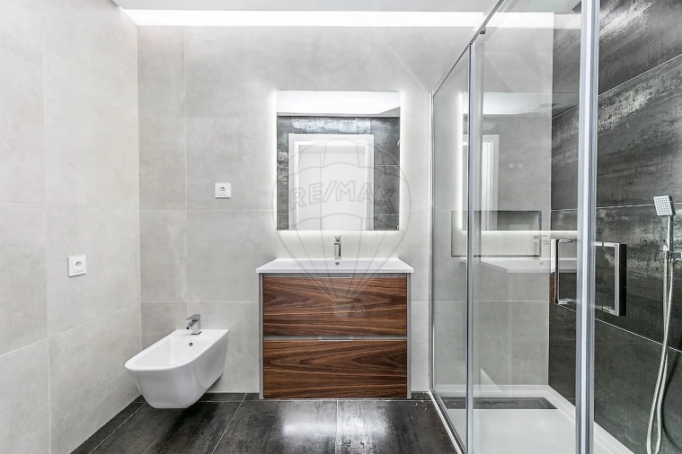 Apartamento T3 para Arrendamento em Porto Salvo Foto 27