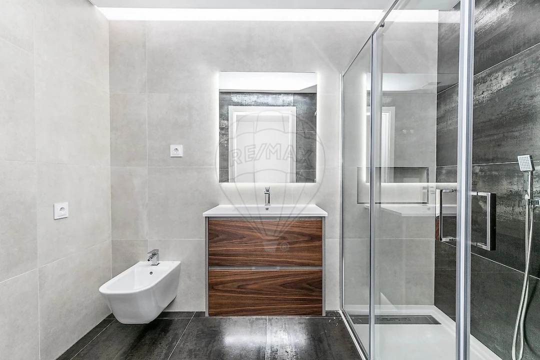 Apartamento T3 para Arrendamento em Porto Salvo Foto 27