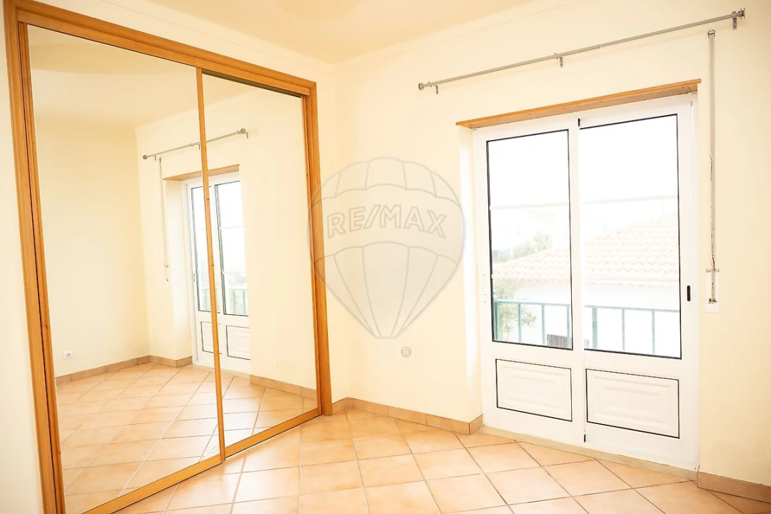 Apartamento T1 para Venda em Lourinhã e Atalaia Foto 4