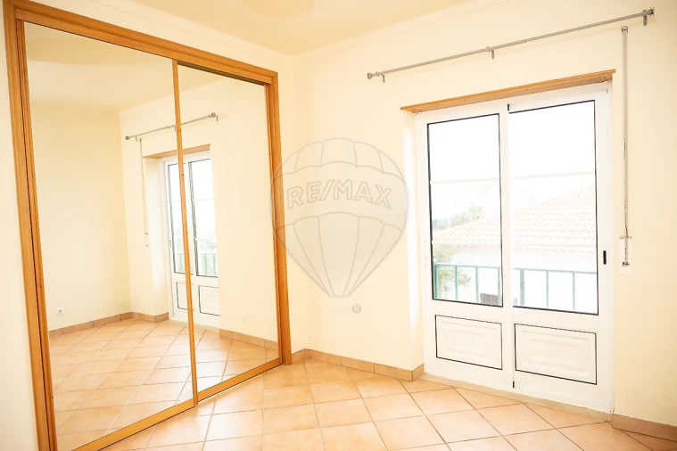 Apartamento T1 para Venda em Lourinhã e Atalaia Foto 4