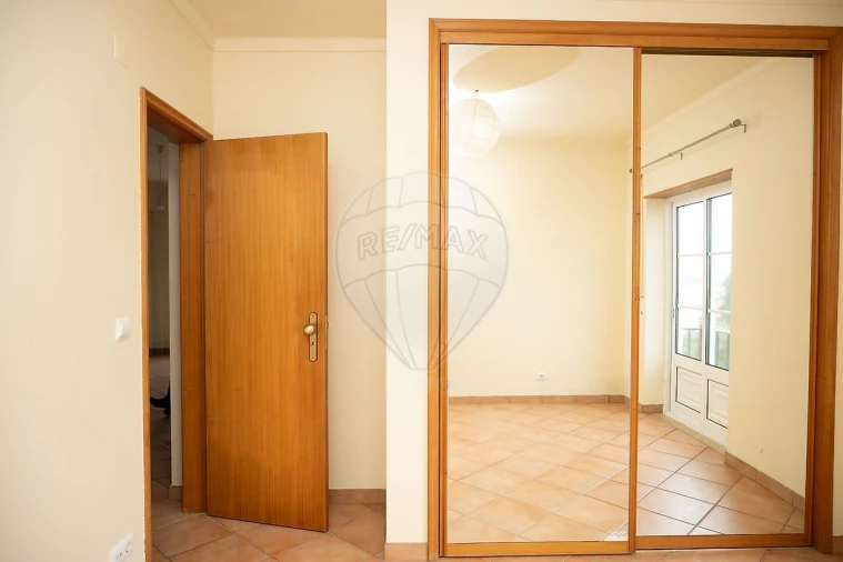 Apartamento T1 para Venda em Lourinhã e Atalaia Foto 5