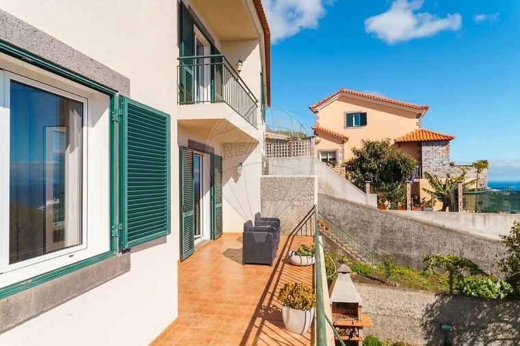 Moradia T3 para Venda em Caniço Foto 3