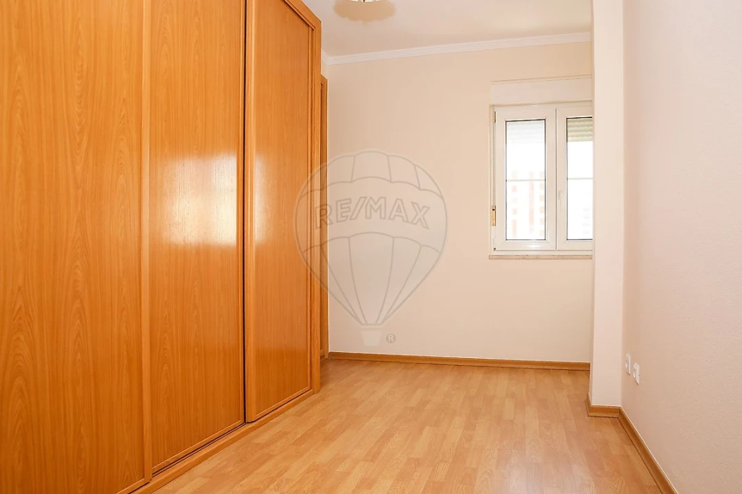 Apartamento T3 para Arrendamento em Carregado e Cadafais Foto 7